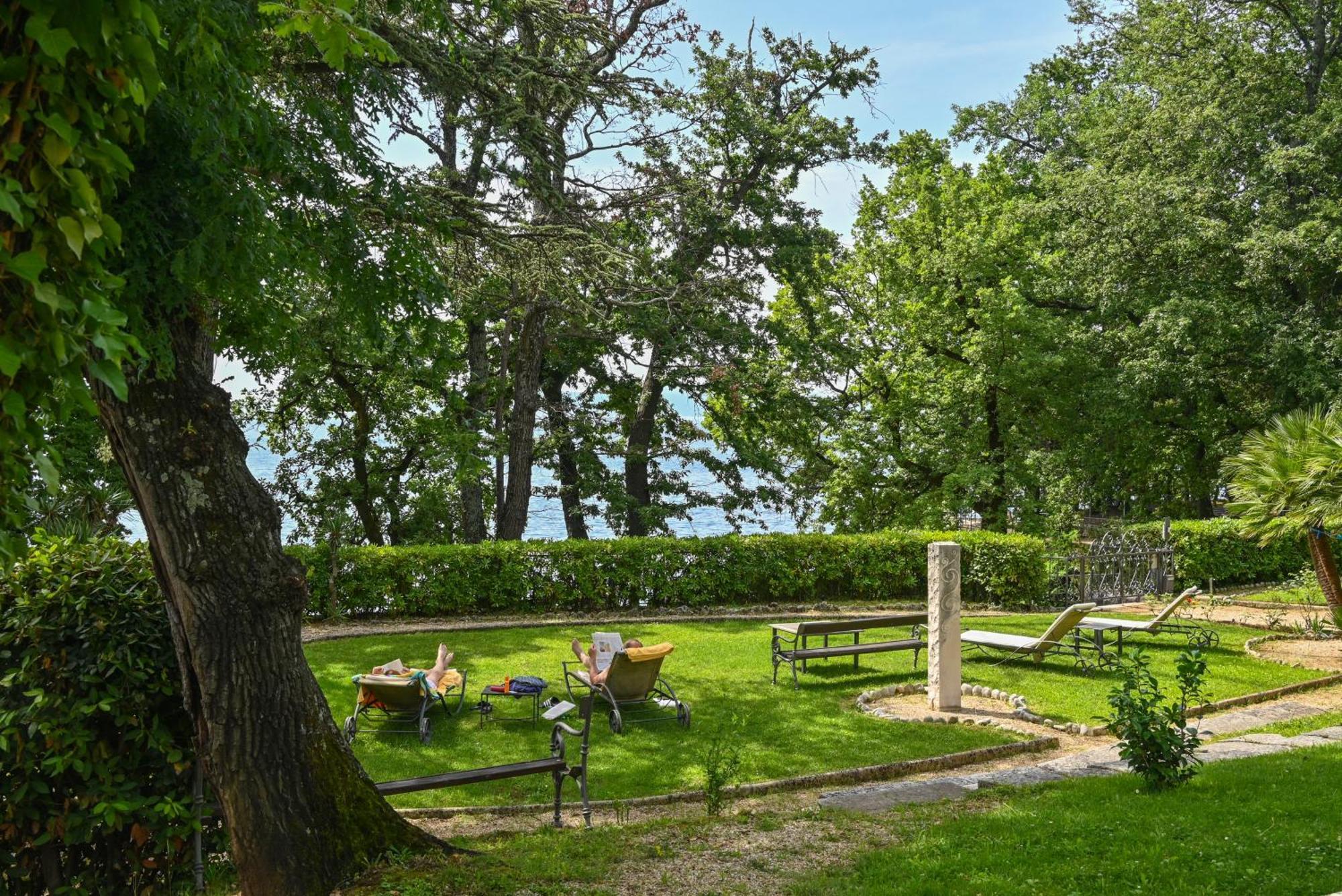 Hotel Villa Astra Lovran Exteriér fotografie